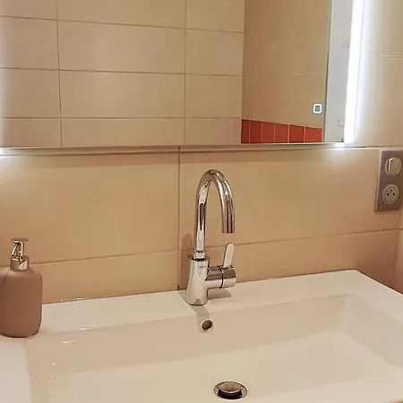 Le 56 Faubourg - Proche Centre - Parking Gratuit Apartman Beaune